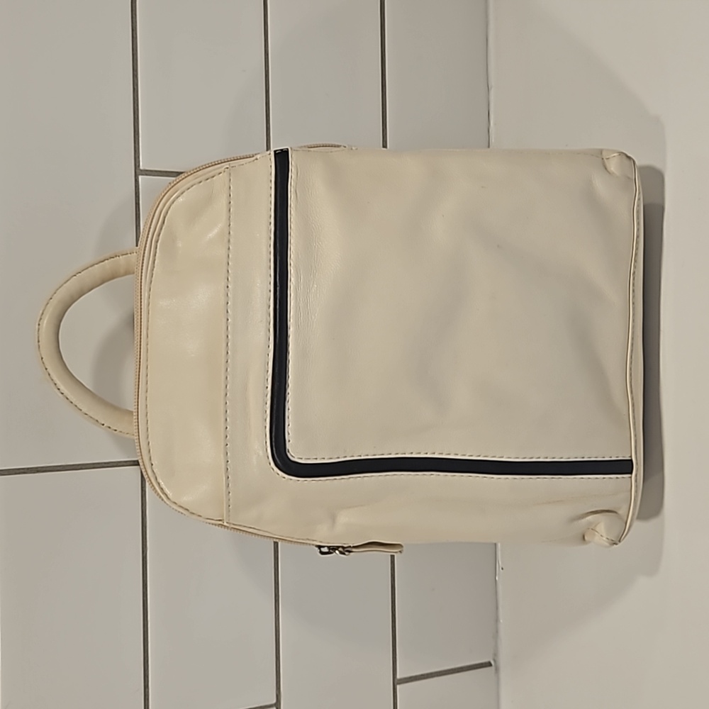 Wilson's Leather White w/Black Stripe Backpack Purse